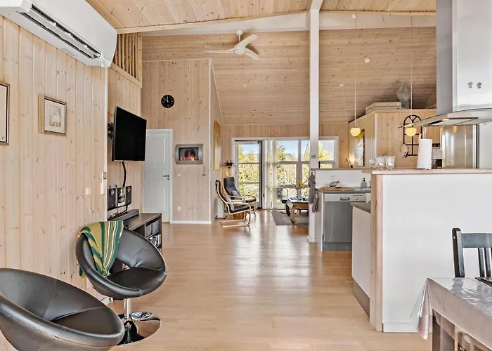 3 Bedroom Gorgeous In Dom wakacyjny *